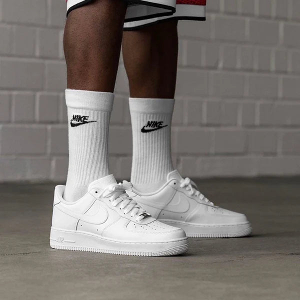 Nike Air Force 1 ✨👟 MODELOS BLANCO Y NEGRO - MÁS DE 1000 PRODUCTOS VENDIDOS 🚀